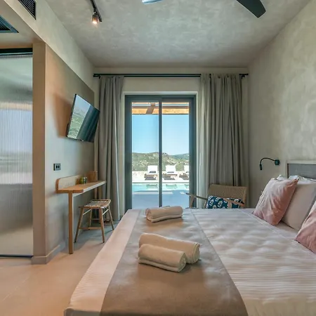 Living Well Homes North & South Vila *